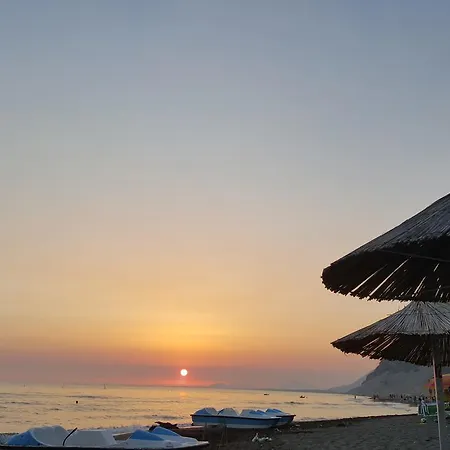 Penthouse In Shengjin Beach Appartamento *